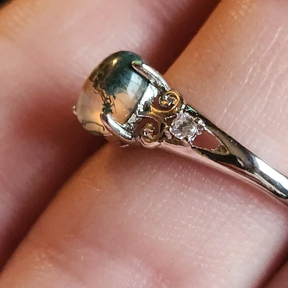 Moss Agate Ring. Adjustable Crystal Jewlery - Picture 3 of 4